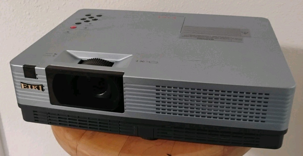 EIKI LC-XBL30 Brilliant Projector vga composite