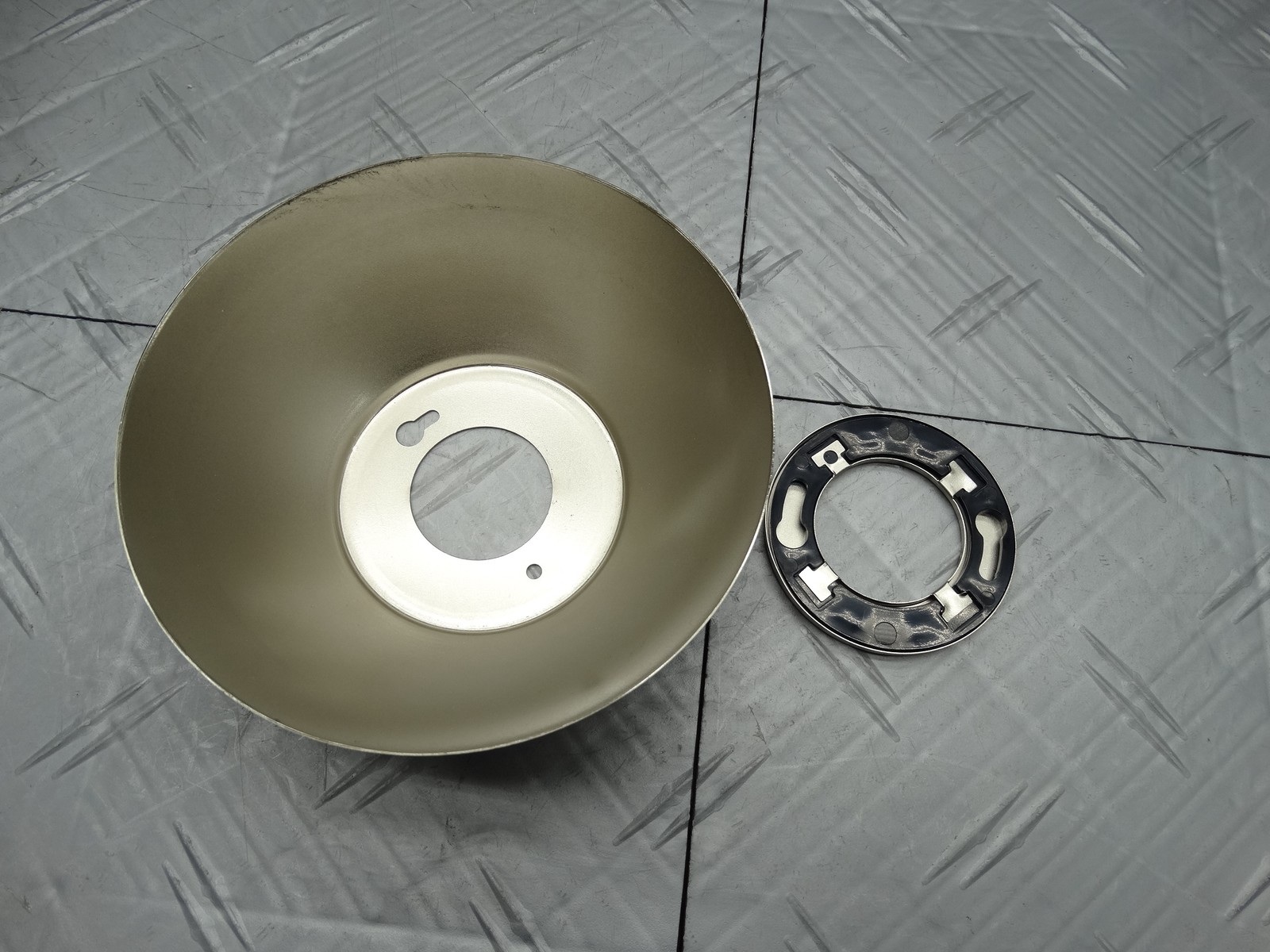 Canopy for Hampton Bay Dorsey 36in Brushed Nickel Ceiling Fan 1012002052