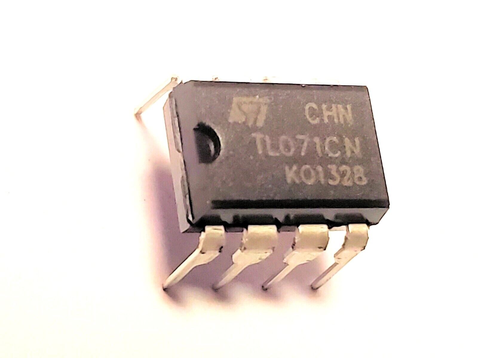 TL071CN  "Original" ST  8P DIP IC  2 pcs