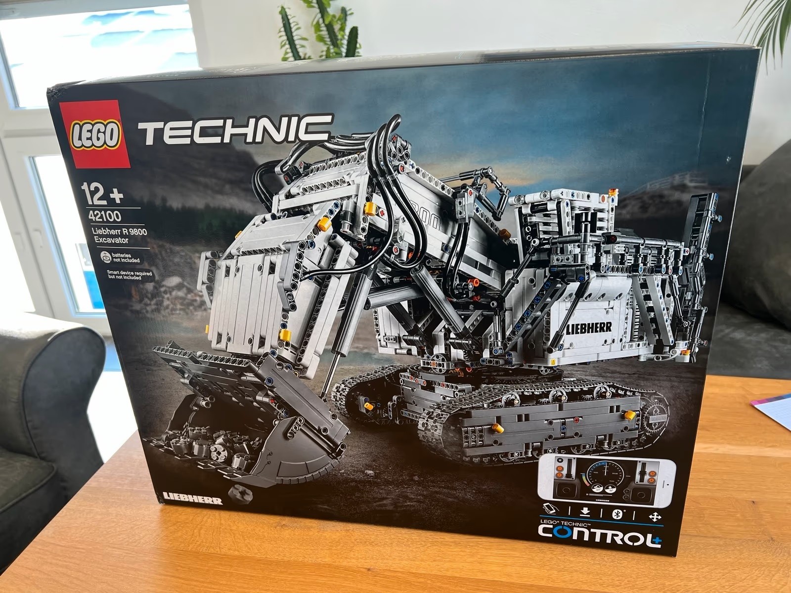 LEGO TECHNIC: Liebherr R 9800 Excavator (42100)