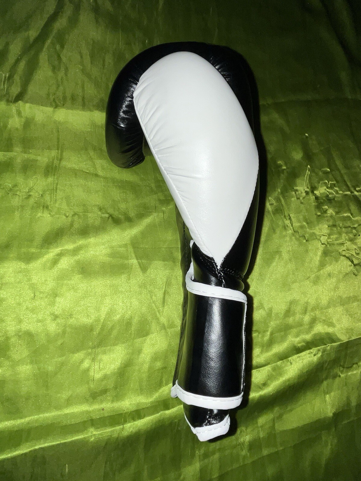 9 ROUND Boxing Gloves 10oz Black White Hook And Loop Straps