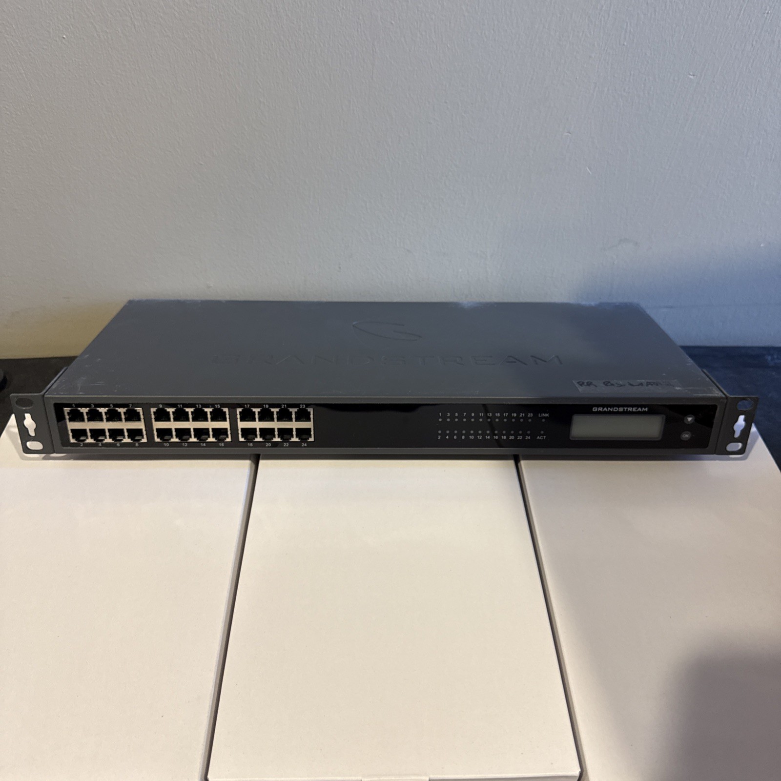 Grandstream GXW4224 V2 24 Port FXS Gateway Gigabit Analog to VoIP