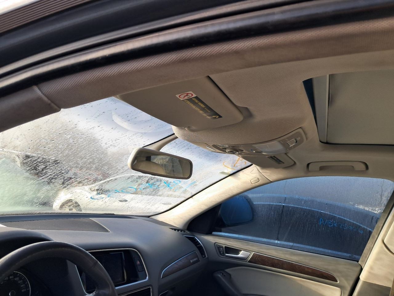 Q5 2015 Glove Box 4871729