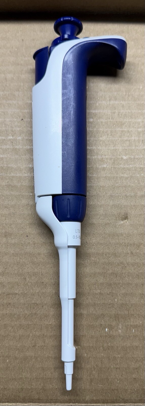 Rainin L-10 XLS Pipette, LTS, 0.5-10 µL Volume, LiteTouch, Magnetic Assist, RFID