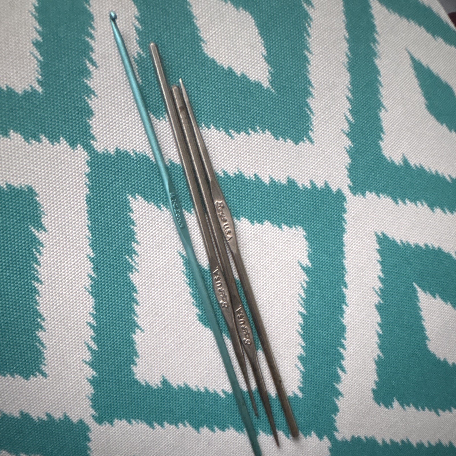Vintage Boye Thread Crochet Hooks Set - 4 Hooks, made around 1967 - 1989.