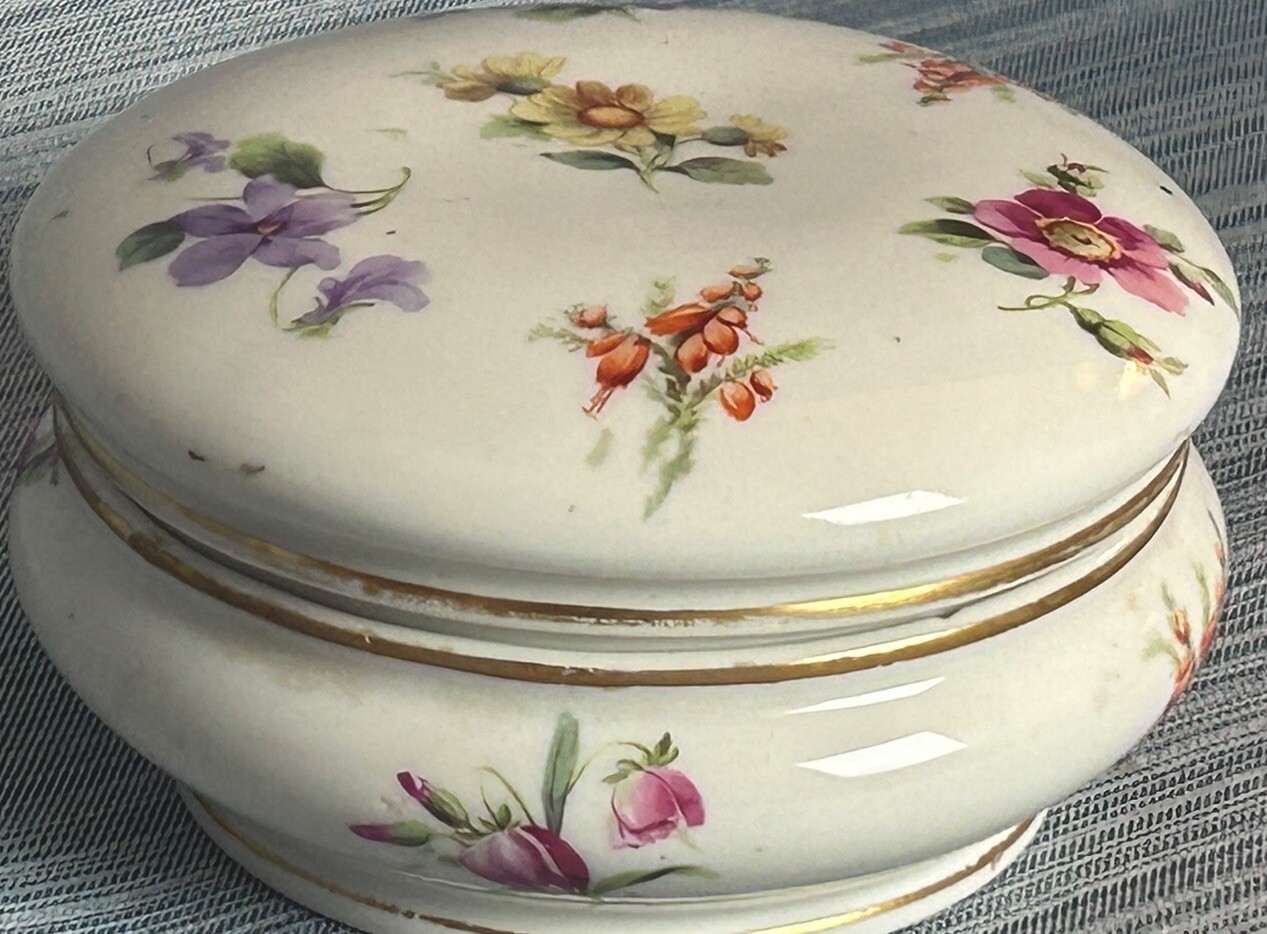 Vanderbilt Hotel Hand Painted Floral Porcelain Jewelry Box (New York NY Flowers)
