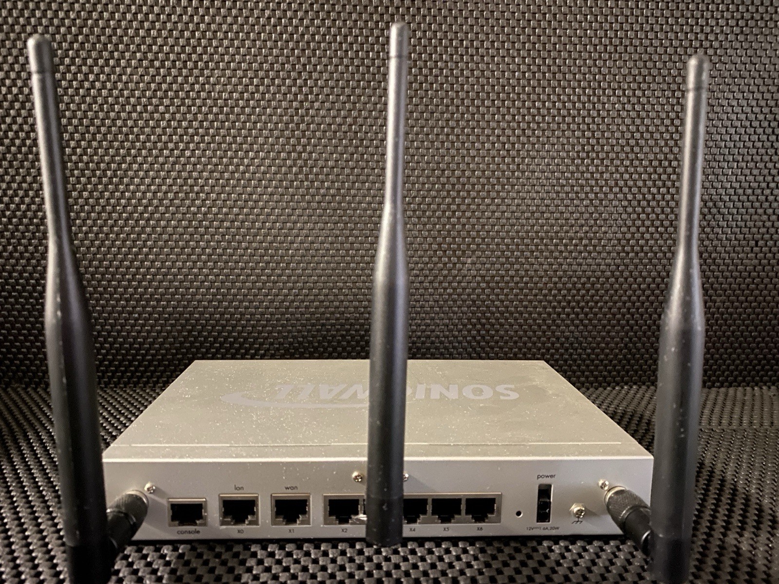 SonicWall TZ 210 Wireless-N APL20-065 WLAN Network Security Firewall Appliance