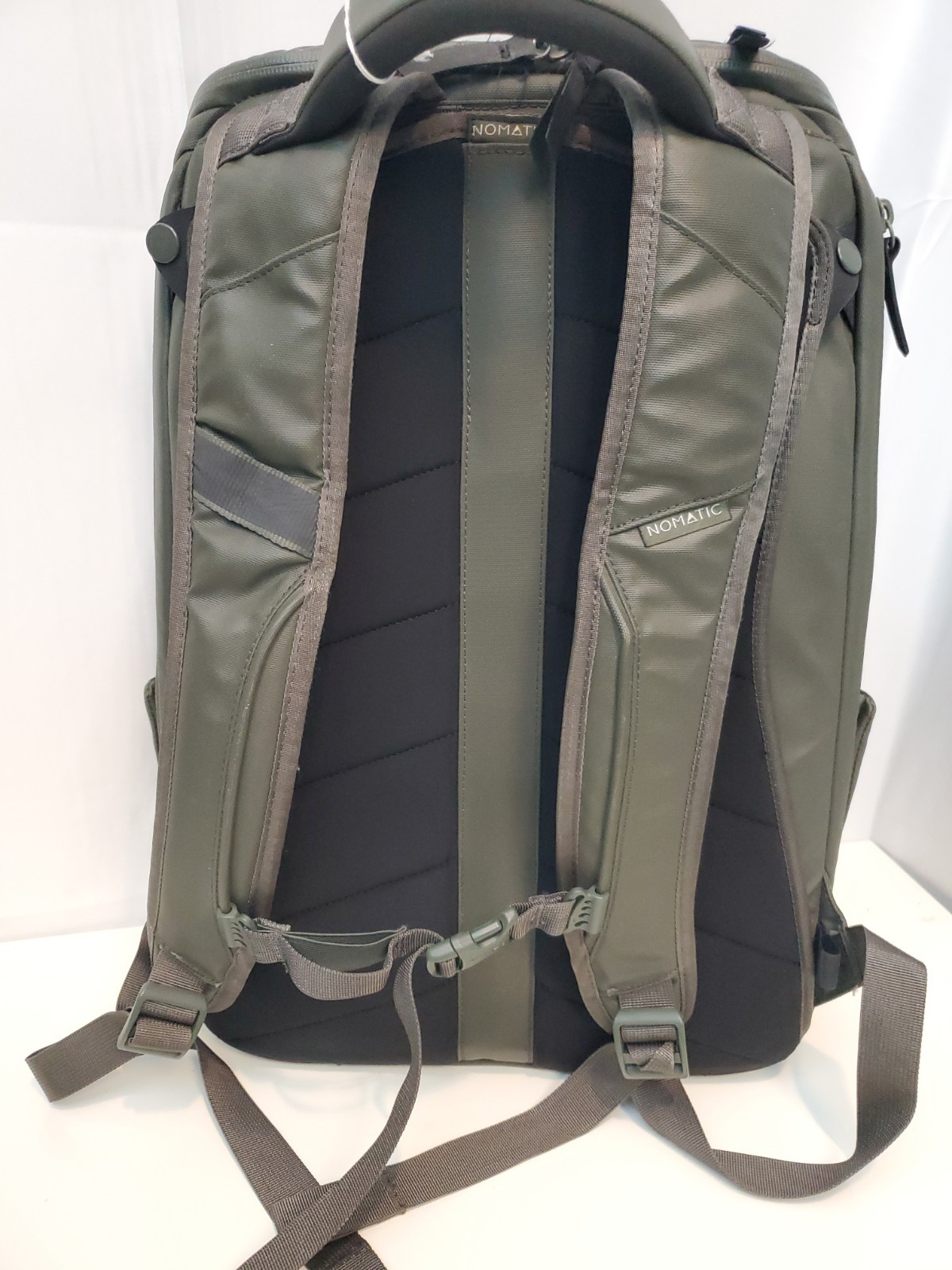 Nomatic Backpack 20L, Good Condition, Expands to 24L, Olive Color, $329 Value