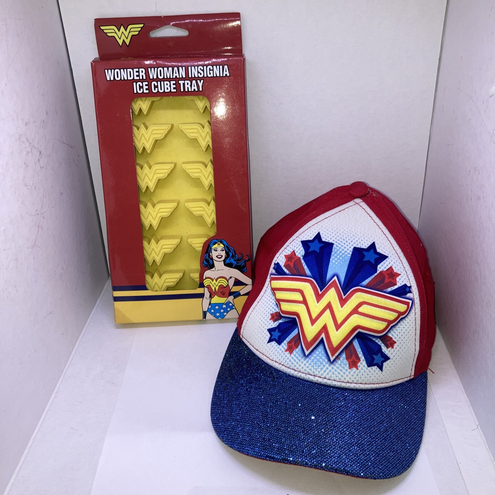 🎀Wonder Women Baseball Hat , Ice Cube Tray. Vintage Nice