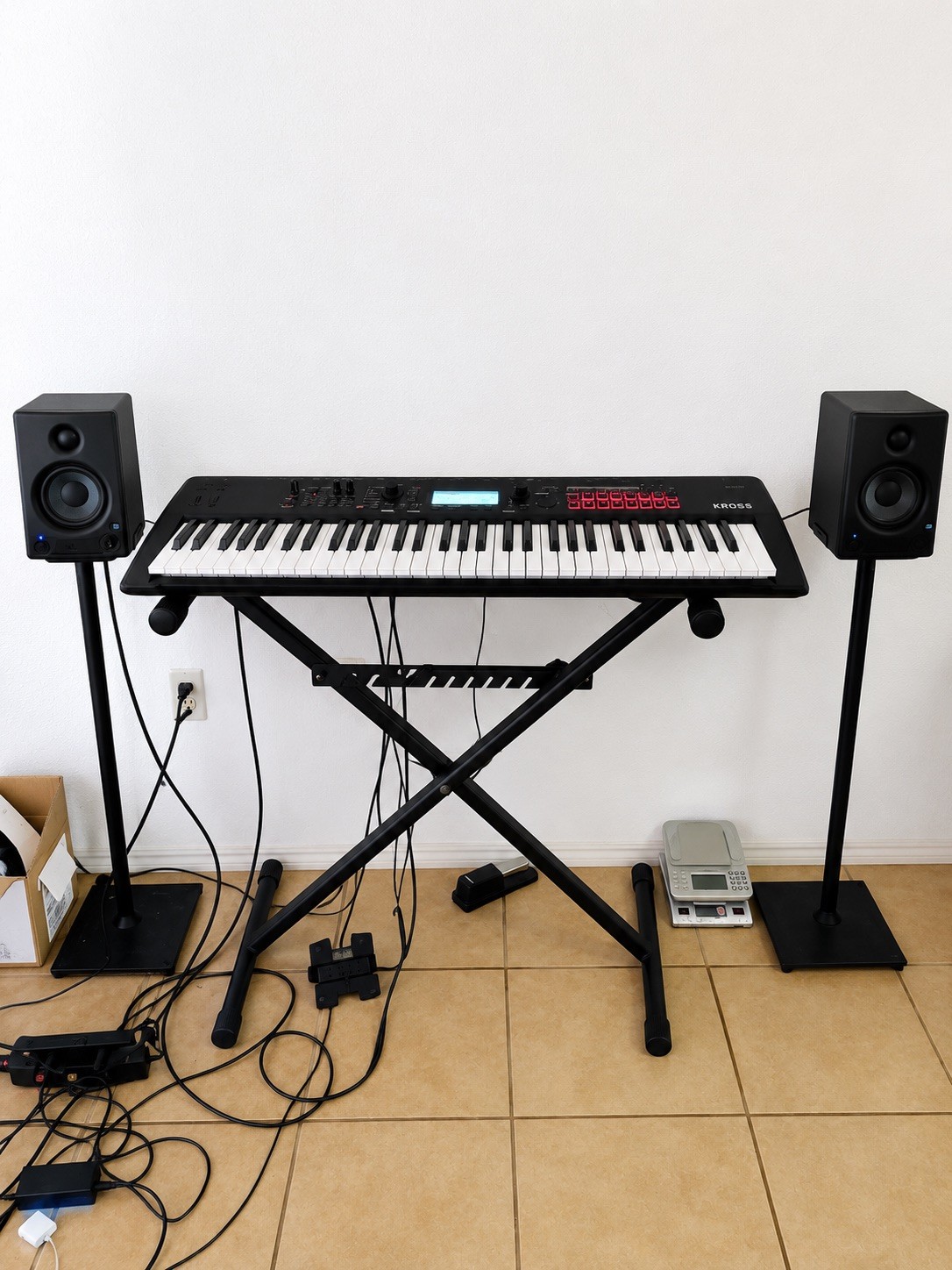 KORG Synthesizer KROSS2-61 Used