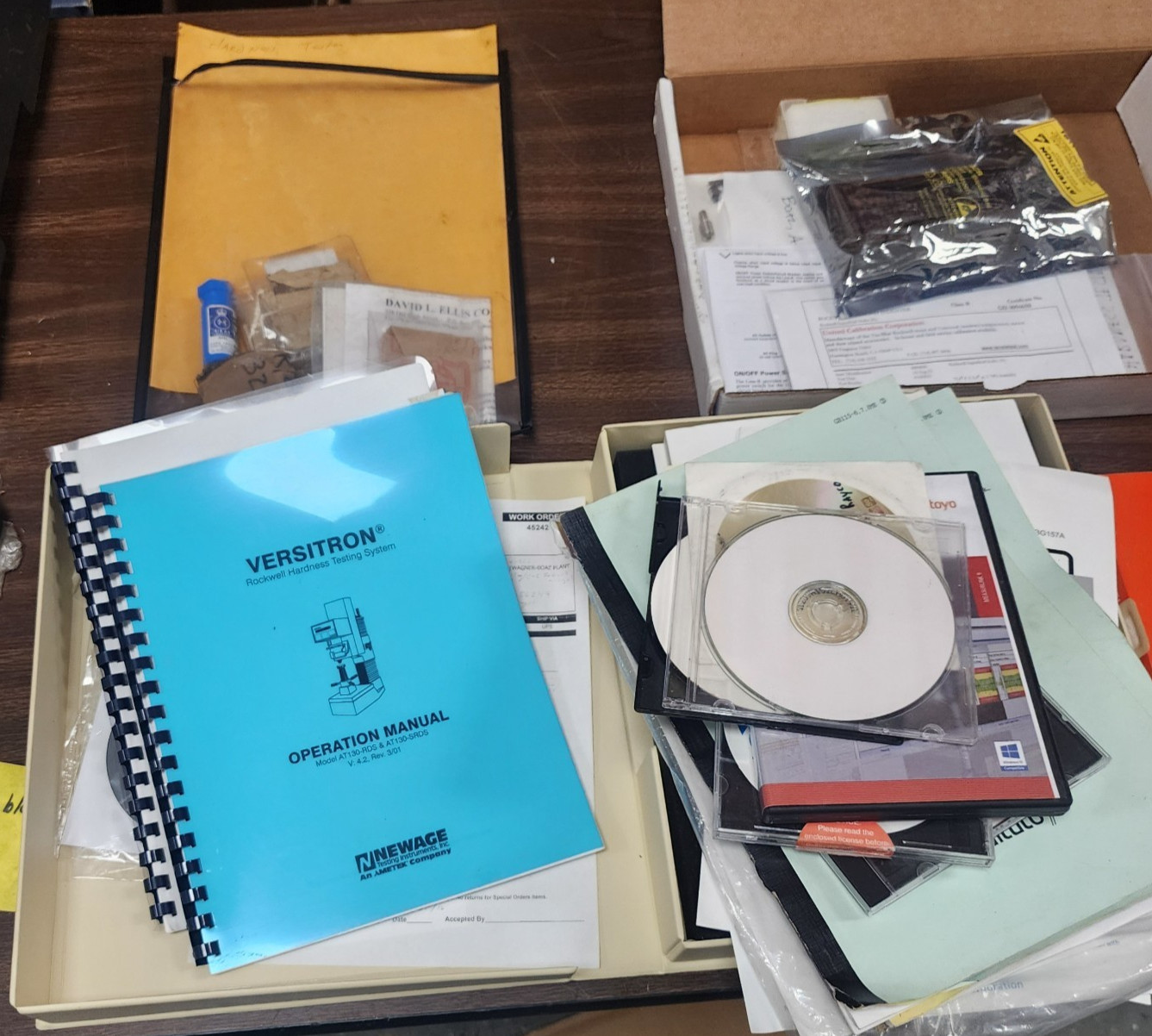 Mitutoyo HM-200 System C Micro Vickers Hardness Testing System Dongle Computer