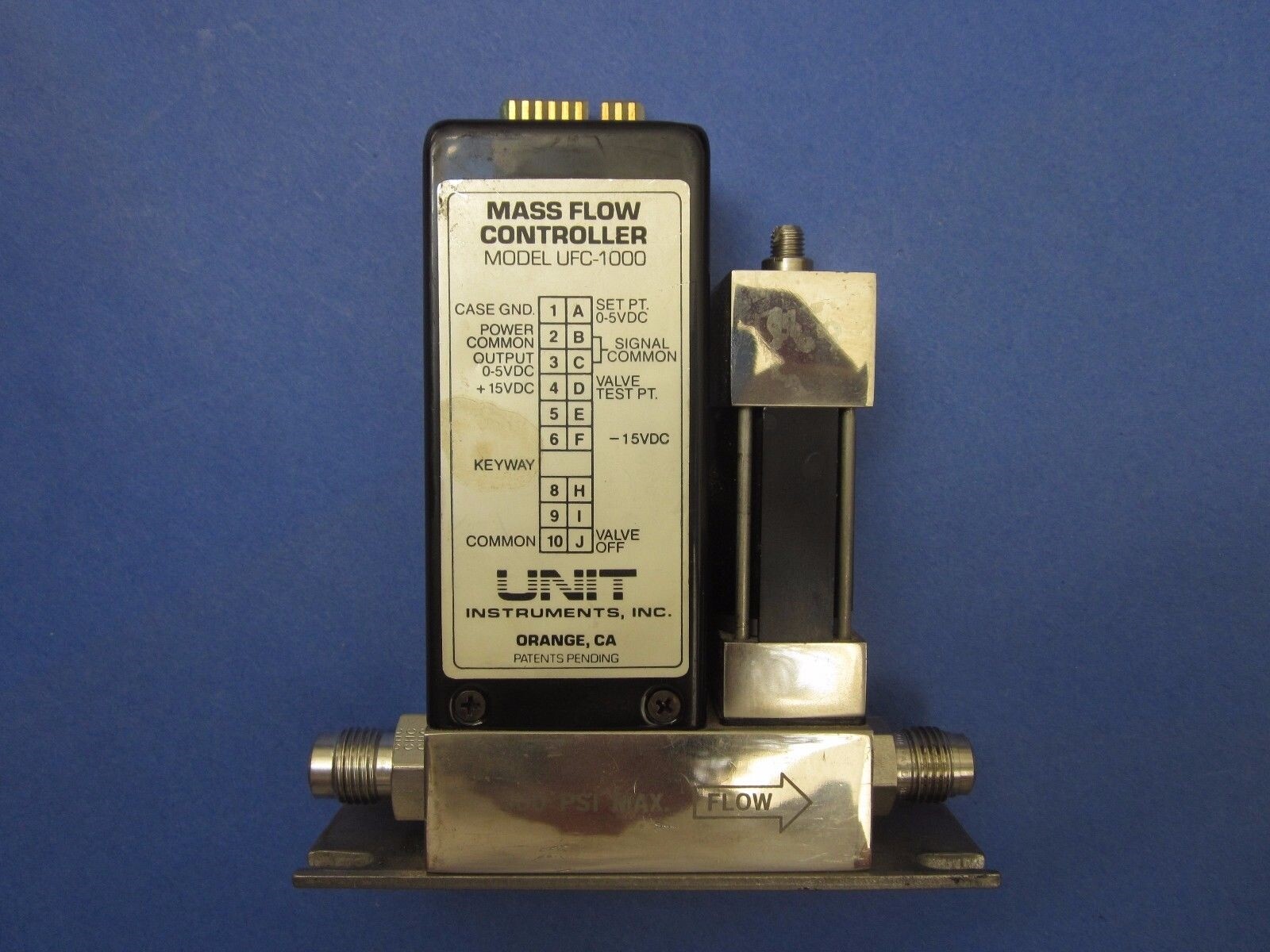 Unit UFC-1000, MFC, Mass Flow Controller, HCL, 500 SCCM, 1/4" VCR, Used