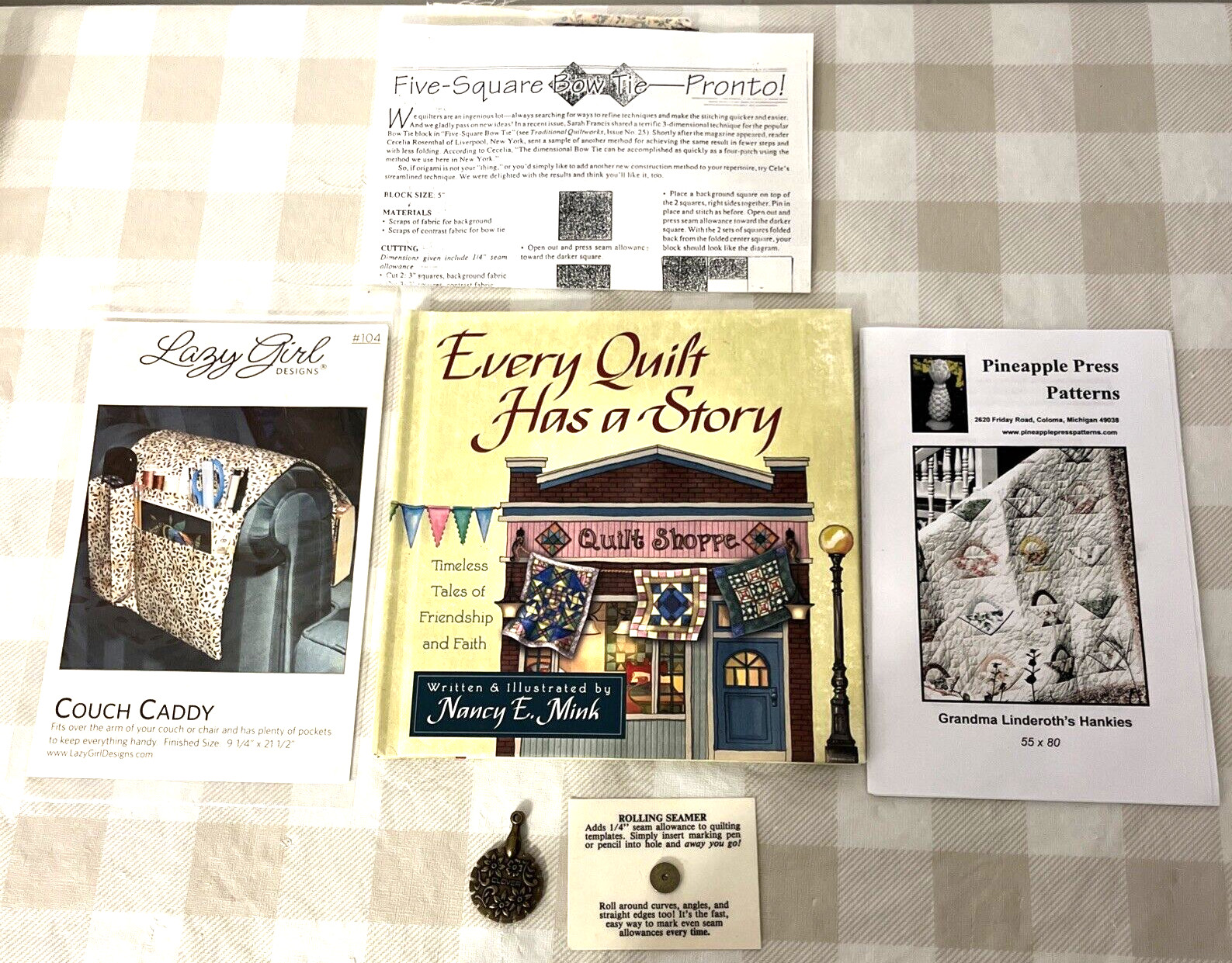 Quilting Lot Three Patterns Couch Caddie Quilt Book, Seamer Clover Thread Cutter