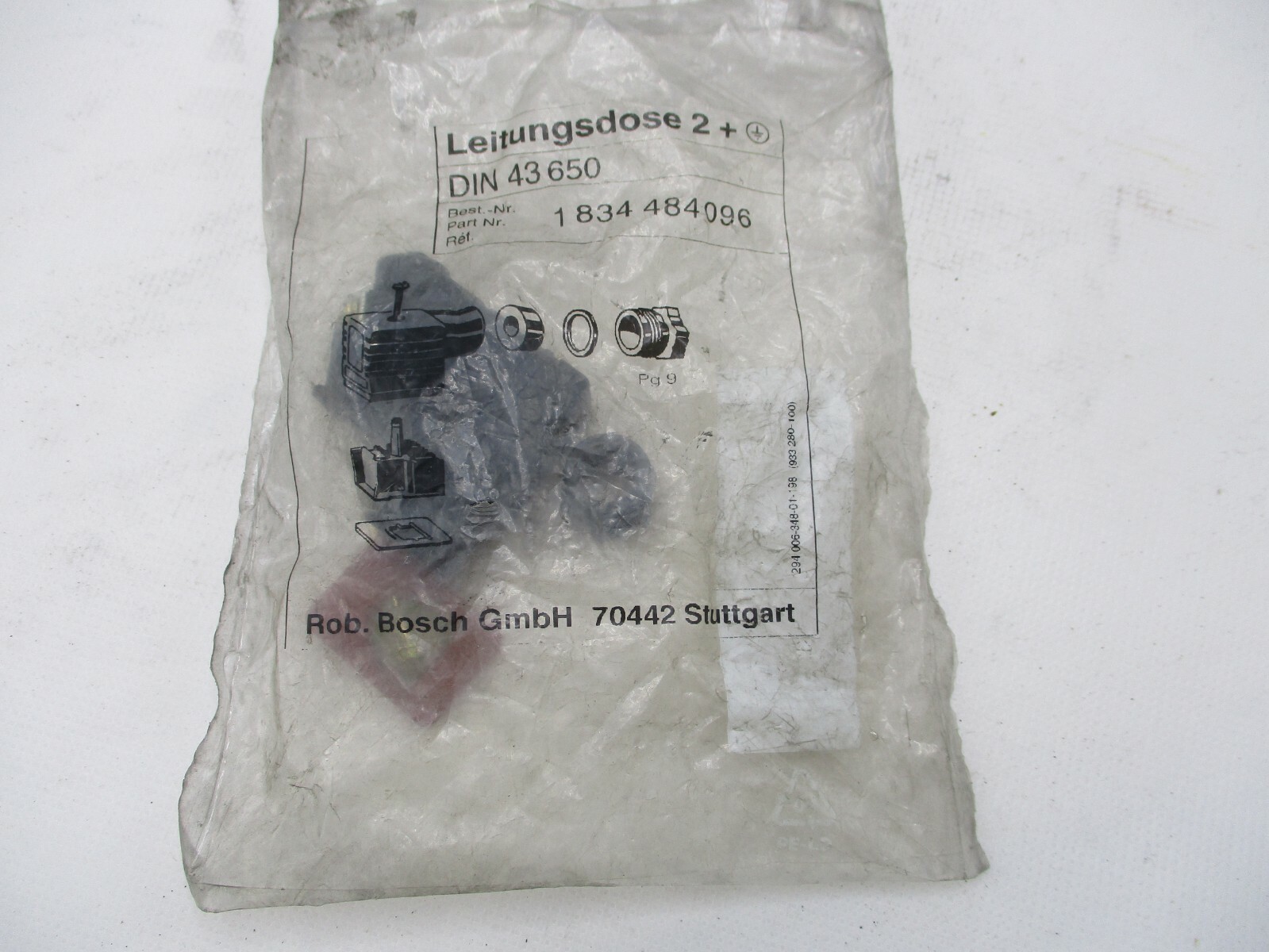 NEW BOSCH 1-834-484-134 SOLENOID VALVE CONNECTOR