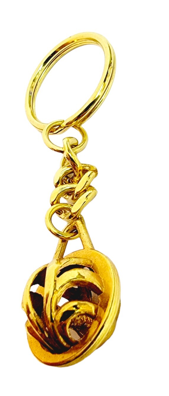 Vintage Charm Keychain Goldtone Metal Filigree Hollow Round Keyring Design Gift