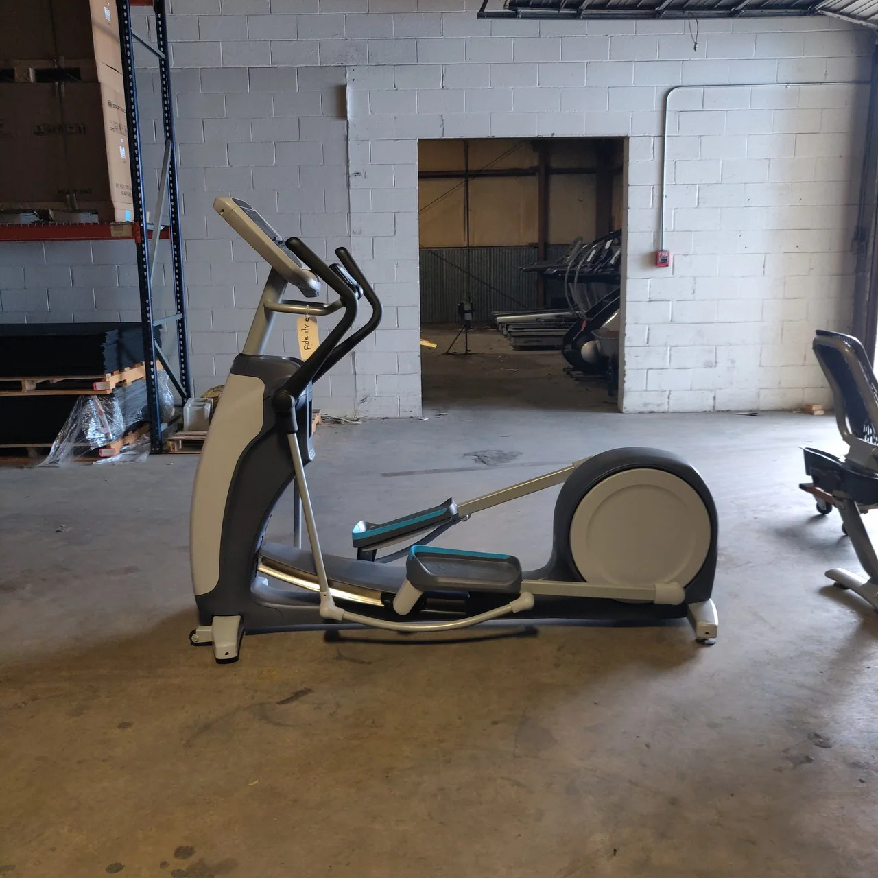 Precor EFX 835 Elliptical w/Converging Crossramp p30 Console