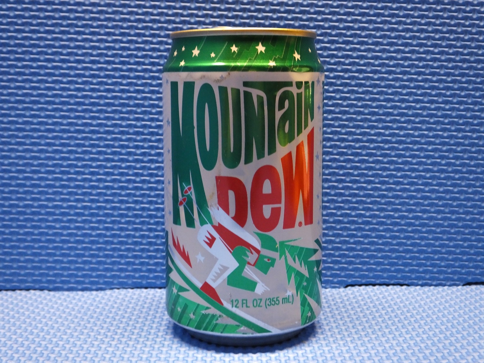 1996 Mountain Dew Winter Ski Empty 12oz 355ml Can mtn mt dew