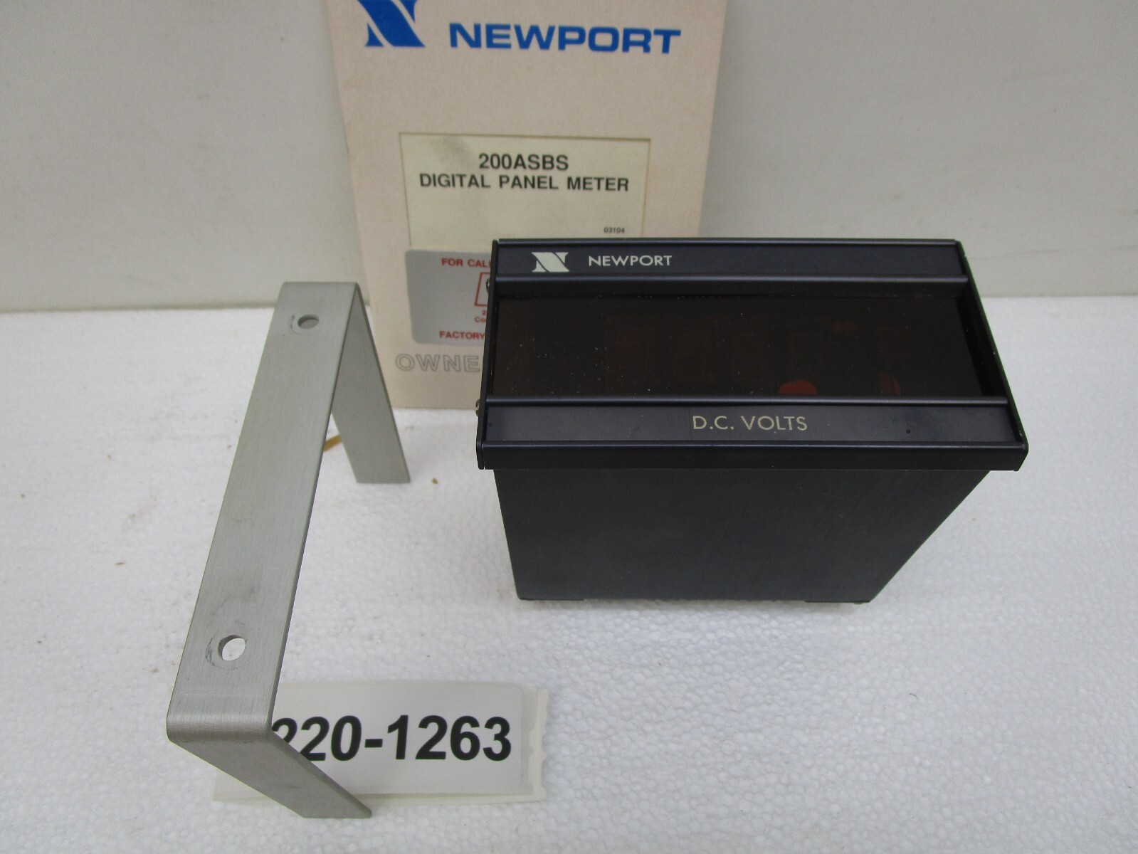 Newport DC Milli voltmeter 200AS-3 A3 D2 115 VAC 6 Watt Reconditioned