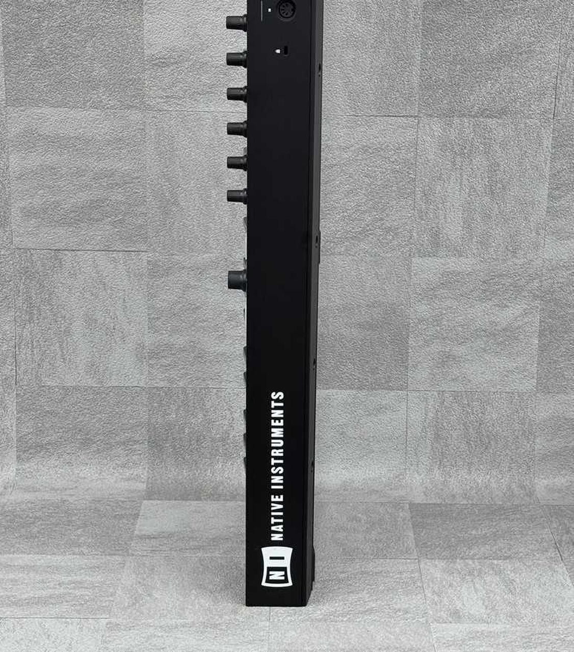NATIVE INSTRUMENTS KOMPLETE KONTROL S61 Control Keyboard from Japan
