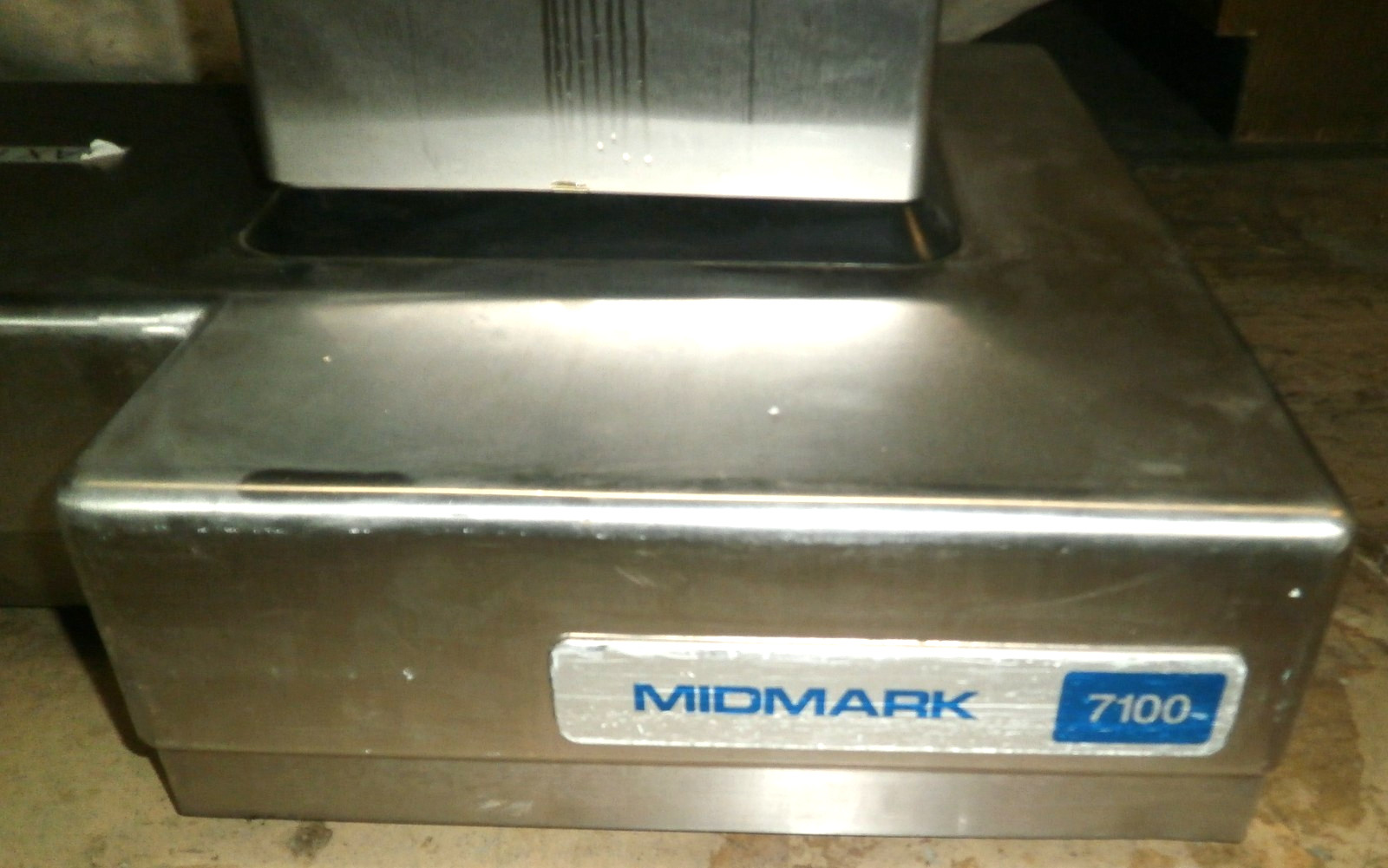 Midmark 7100 Surgical Table Max Weight 500 lbs