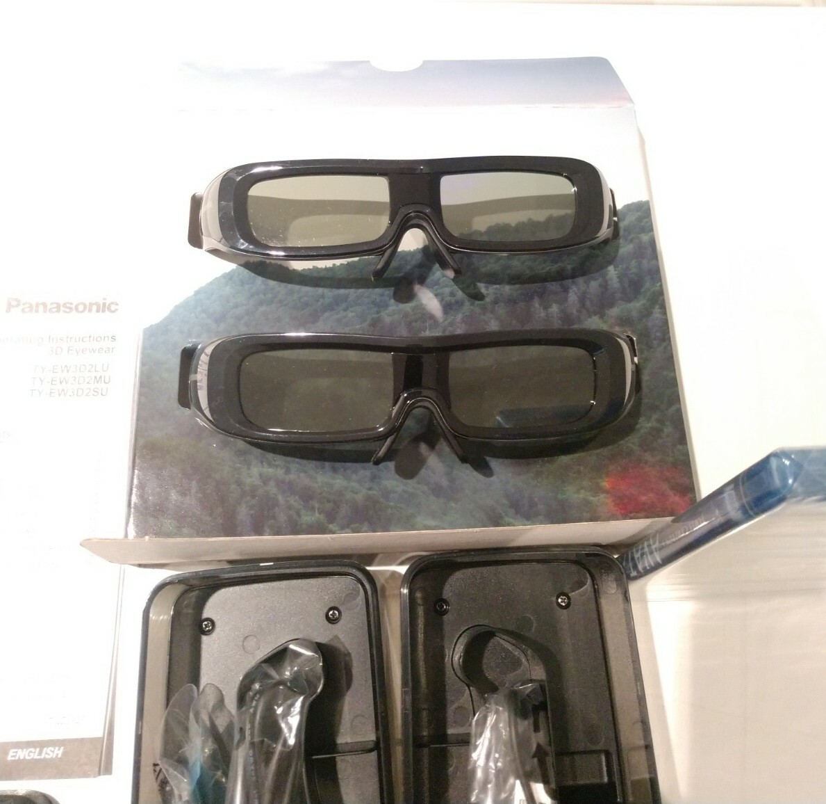 Panasonic TY-EW3D2MMK2 3D Ultimate Pack (Avatar 3D + 2 Rechargeable Glasses)