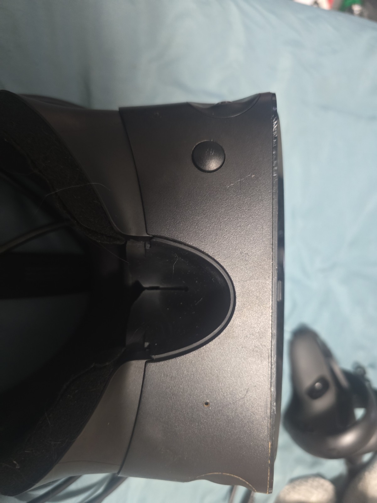 Oculus Rift S PC-Powered VR Gaming Headset with Wired Cable + 2 Controllers