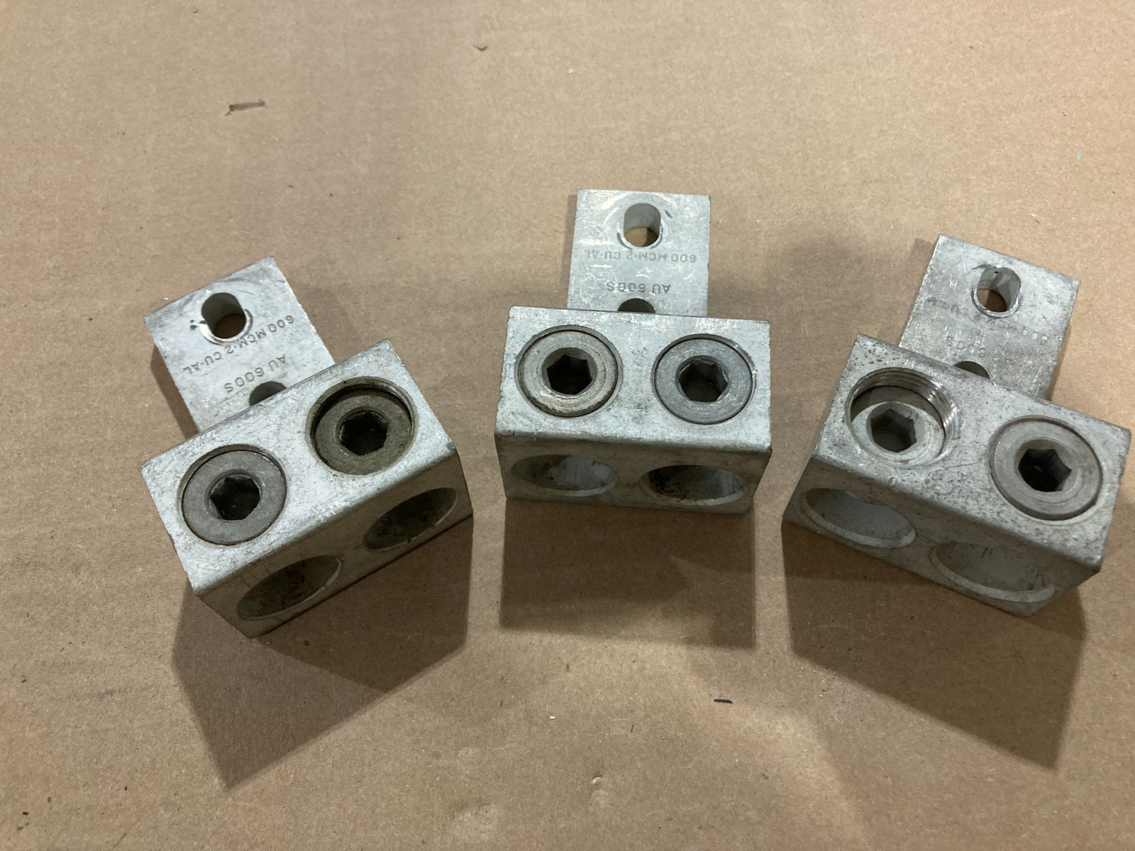 Ilsco D1031 AU600 600MCM - 2 AL-CU, 2 Conductor, 2 Hole- LOT OF 3- USED