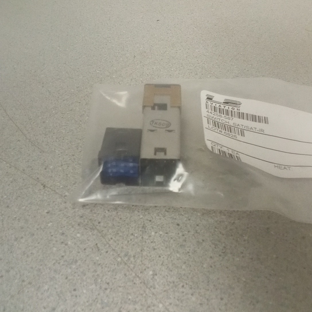 KORRY Aviation Push Button Switch 44258-587 + 28196-001