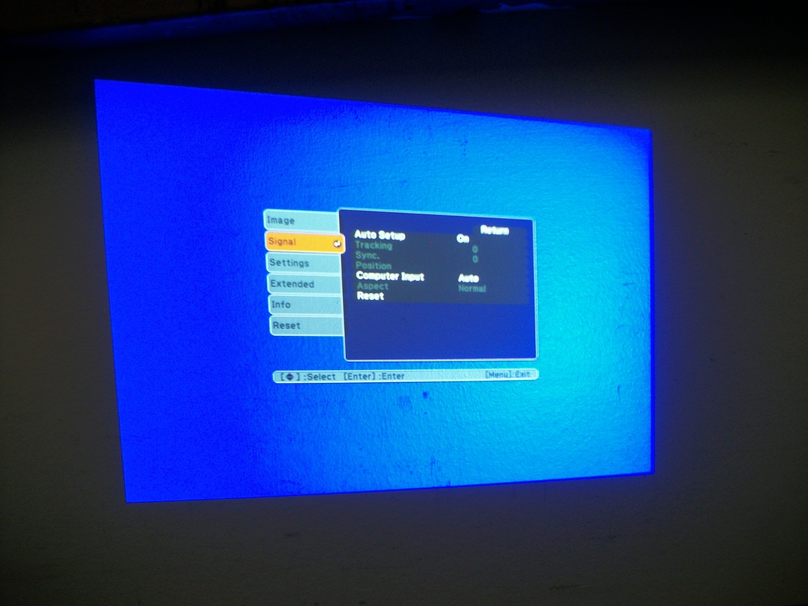 EPSON EMP-X5 PowerLite 77C LCD Presentation Projector w/Case & Cords Shown