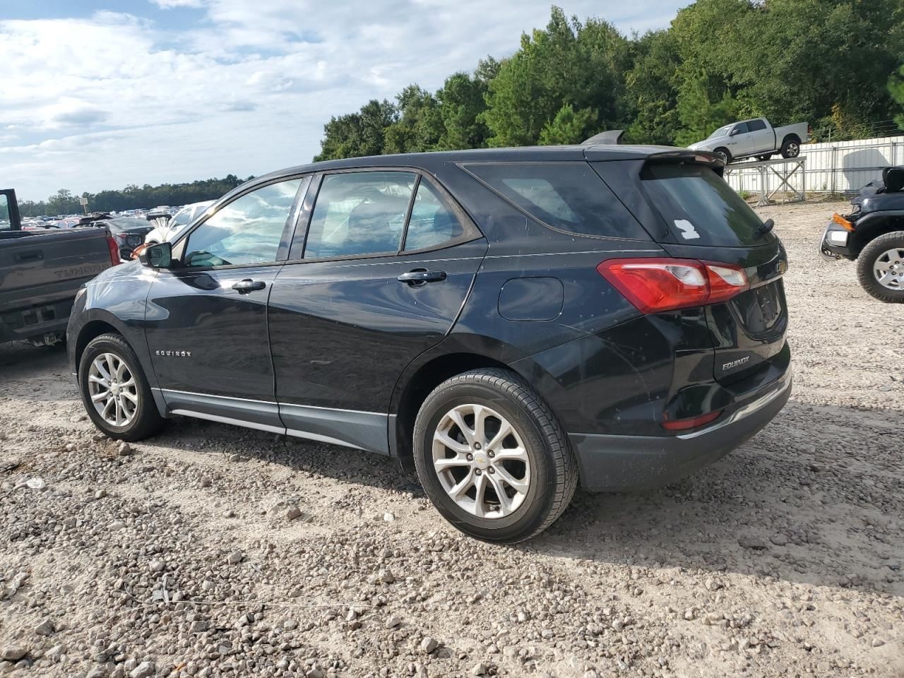 EQUINOX 2018 Glove Box 4823952