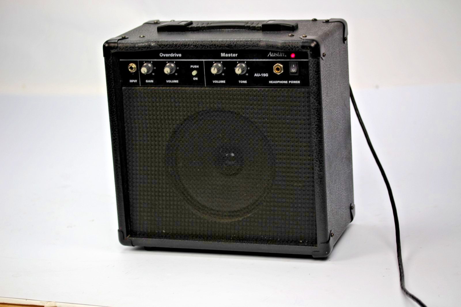 Austin AU-15G Practice Amp works fine but needs a small repair see description