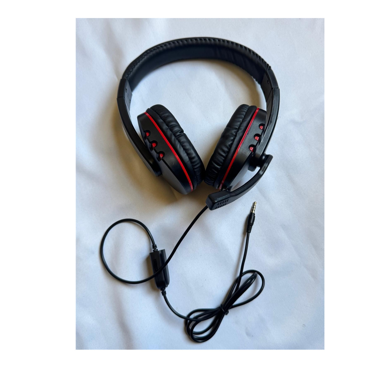EB23801 Black Red Over-Ear Gaming Headset 3.5mm Boom Microphone