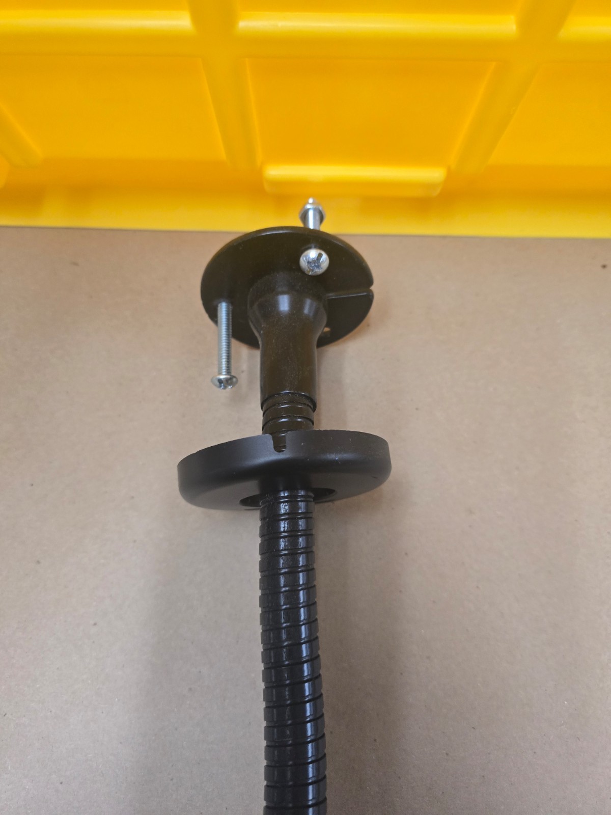 IPAD HOLDER COMPULOCKS W/ADJUSTIBLE ARM. NO KEY TO THE LOCKS!