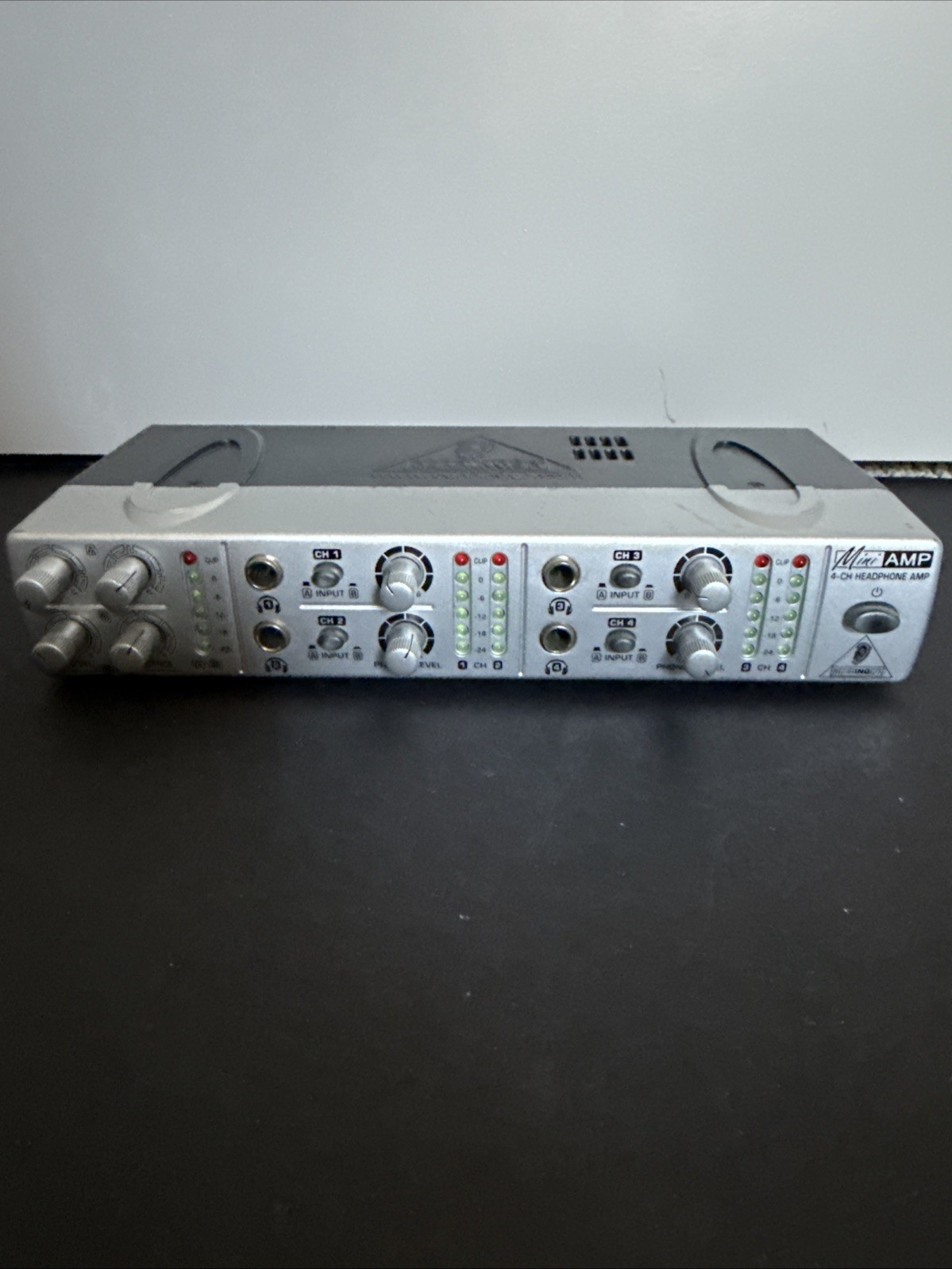 Behringer Mini AMP800 4-Channel Stereo Headphone Amplifier, Ultra-Compact