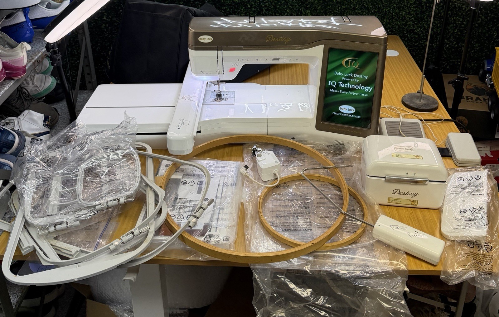 Baby Lock Destiny BLDY Sewing + Embroidery Machine many extras