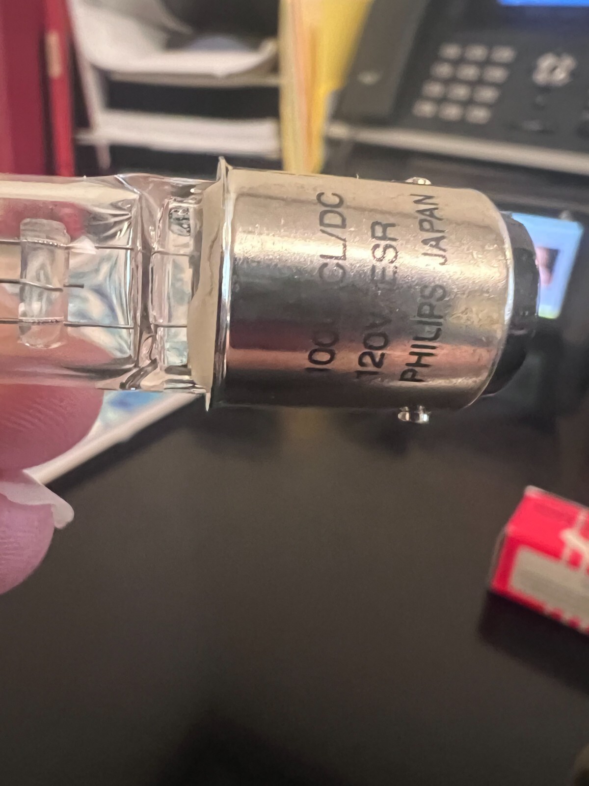 100q/CL/DC 120V ESR WITH BAYONET END