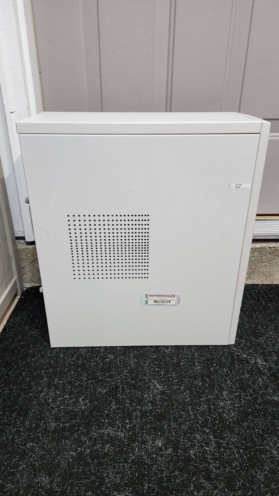 Gateway LP Mini Tower TB3 Performance 650 Computer Pentium III TESTED Win XP