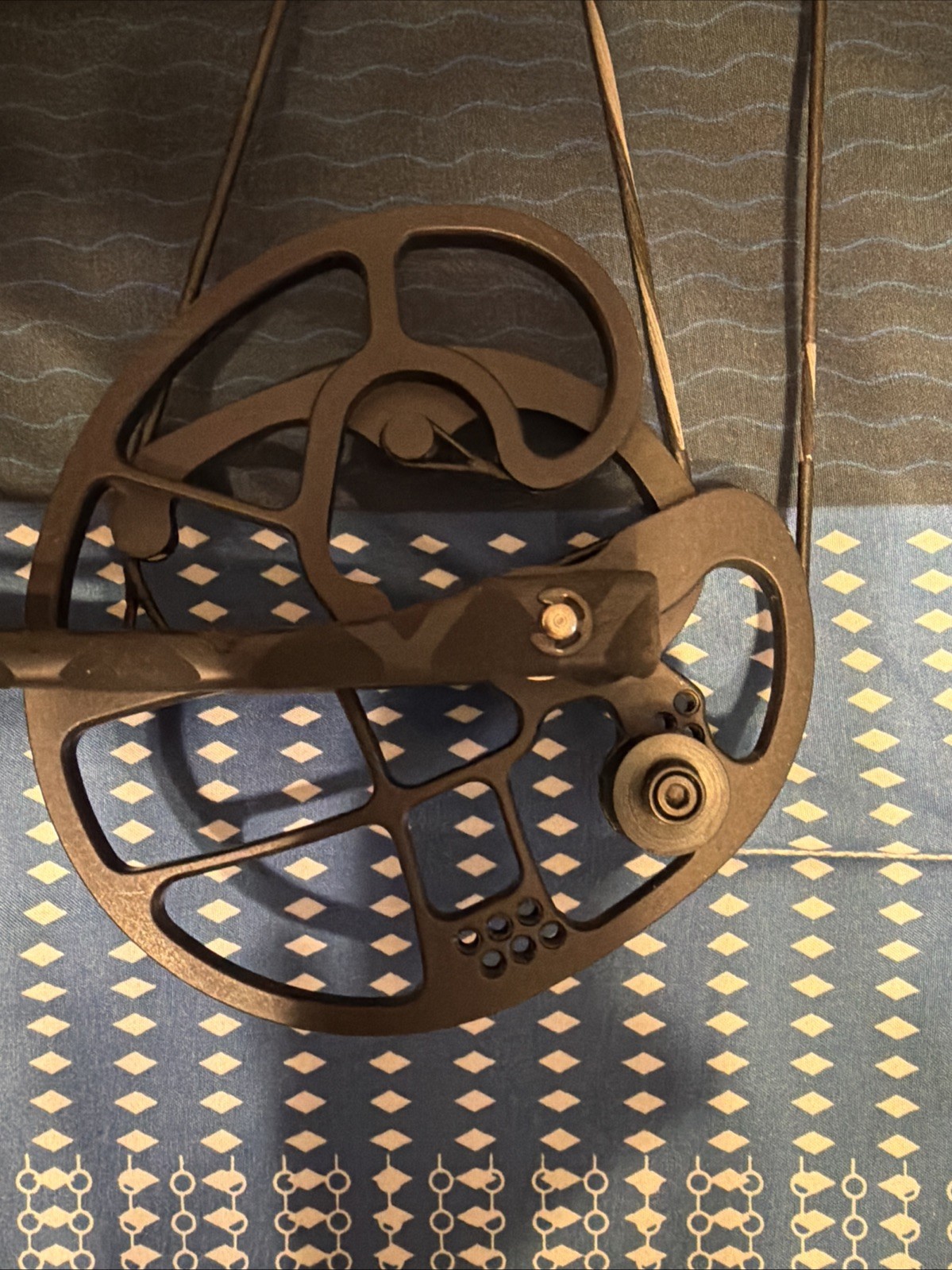Gearhead Archery T18 Carbon Compound Bow