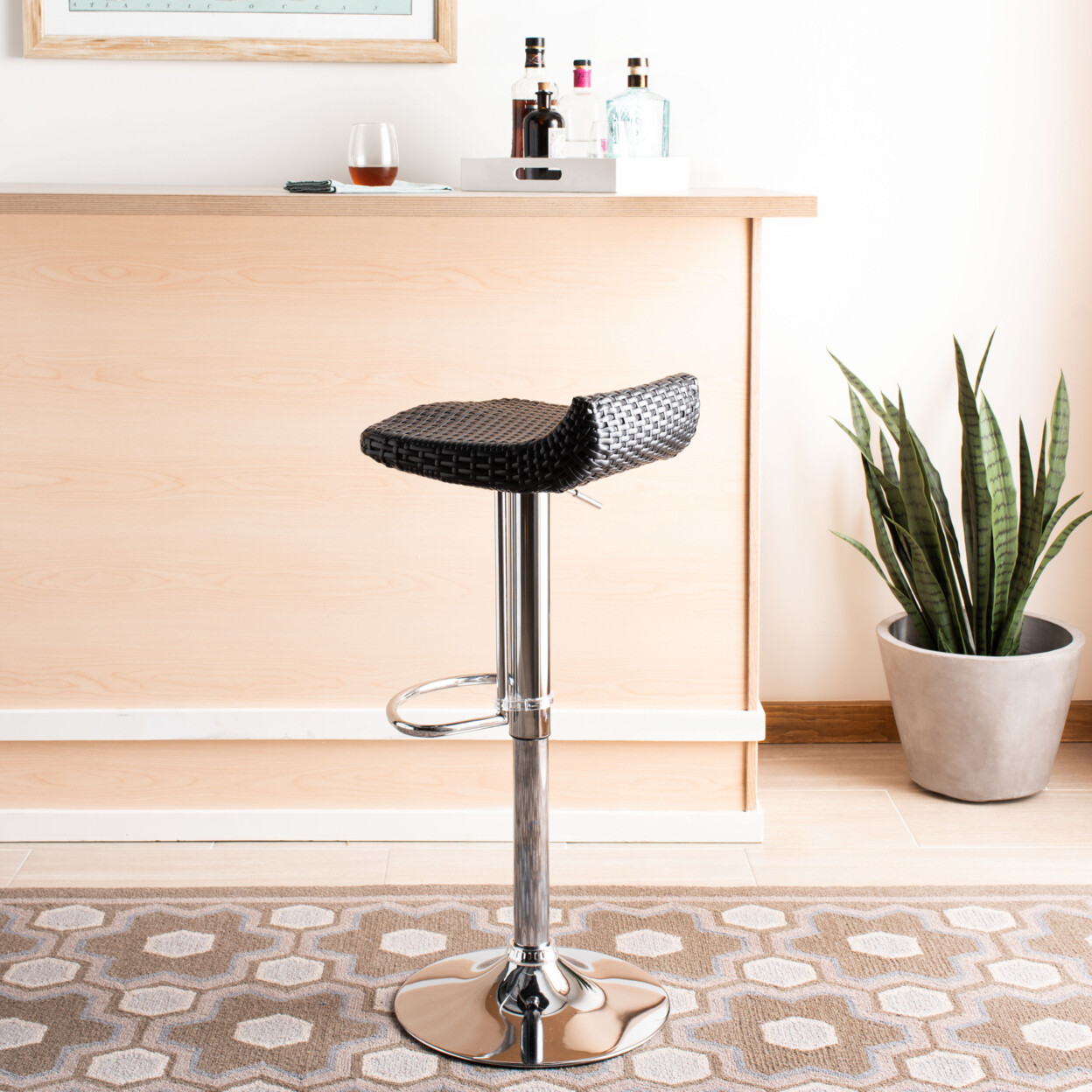 SAFAVIEH Juji Swivel Bar Stool | Black |