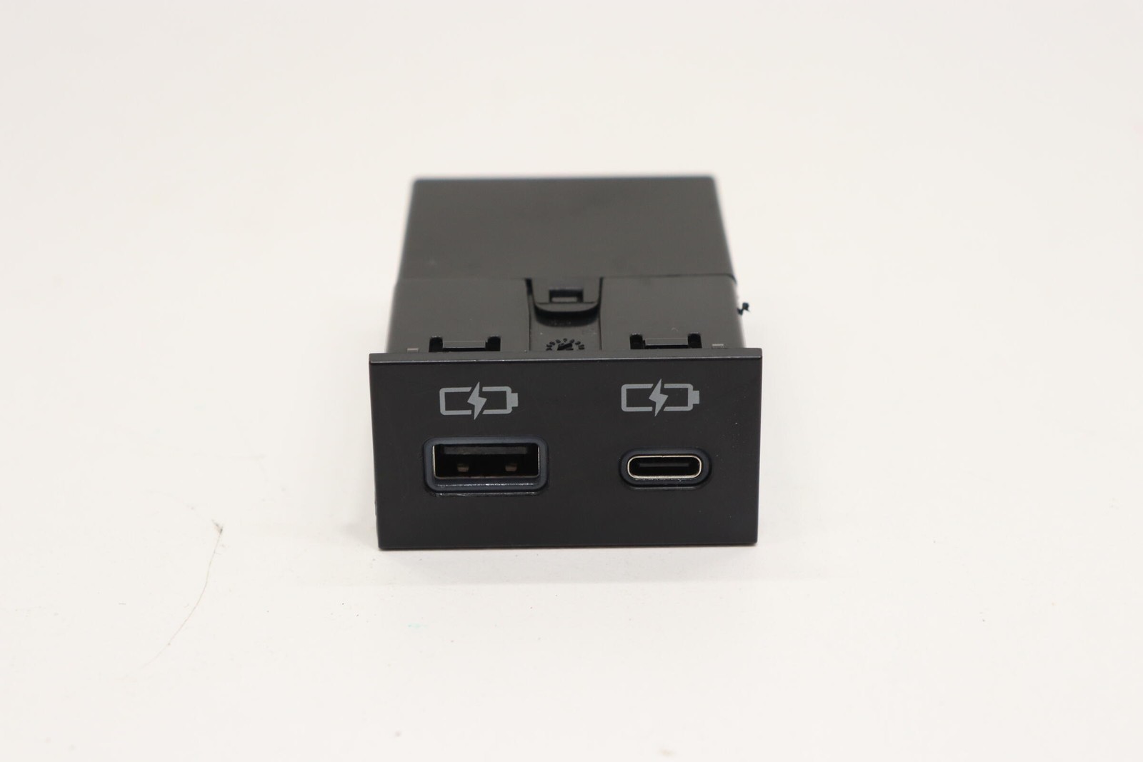 2020 - 2023 TOYOTA TACOMA CENTER CONSOLE USB POWER CHARGING PORT OEM 8553208050