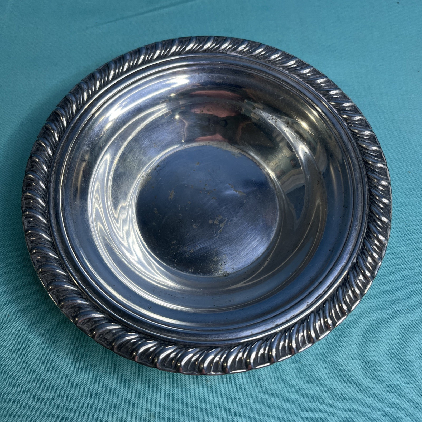 WM Rogers Silverplate Bowl 6" Dessert Candy Dish Round International Silver