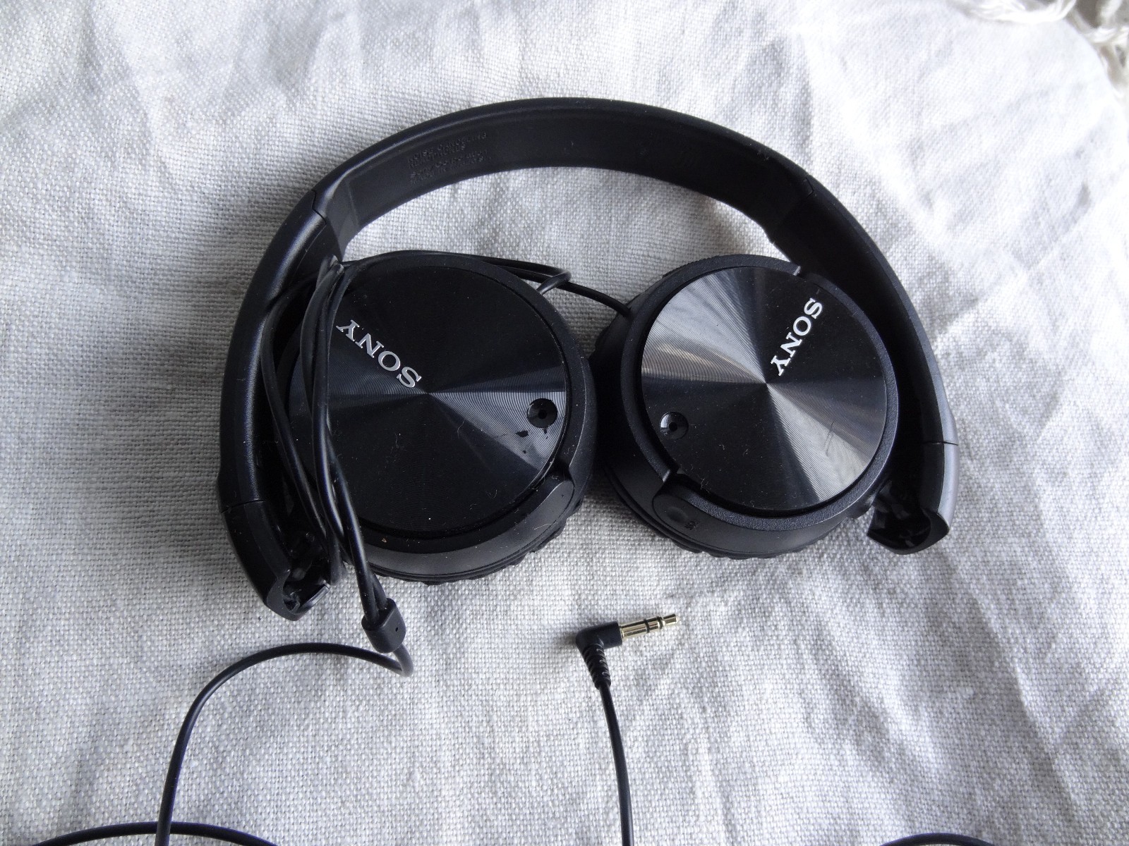 SONY MDR-ZX110NC Wired Noise Canceling Headphones