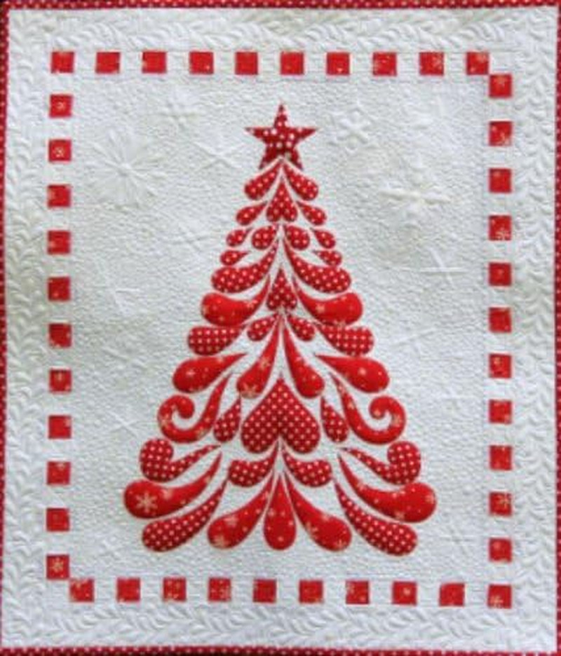 Blossoms Quilting Studio 'Feathered Christmas Tree' Applique Wall Hanging Quilt