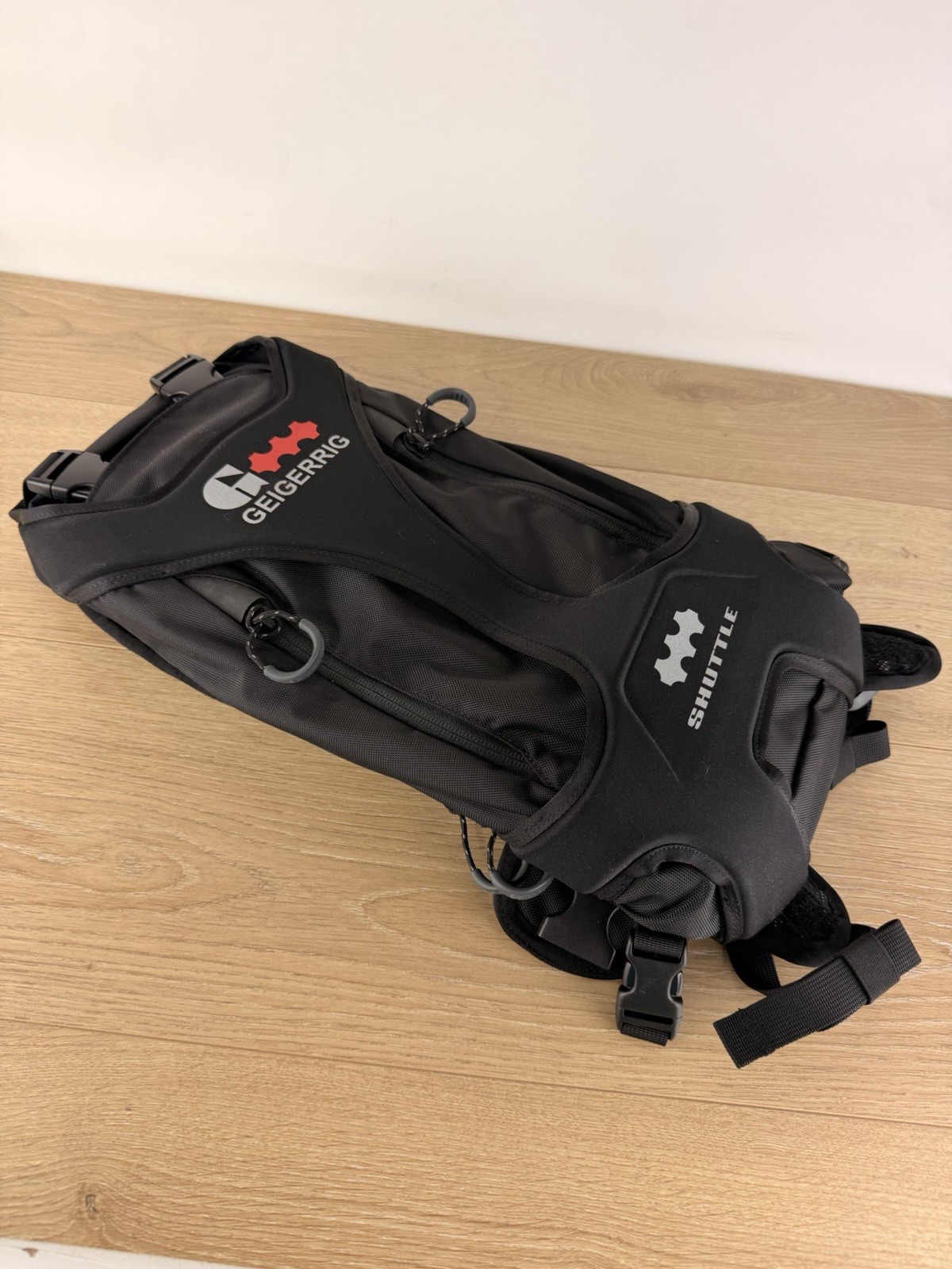 Geigerrig SHUTTLE 70oz Hydration Pack EUC! Backpack