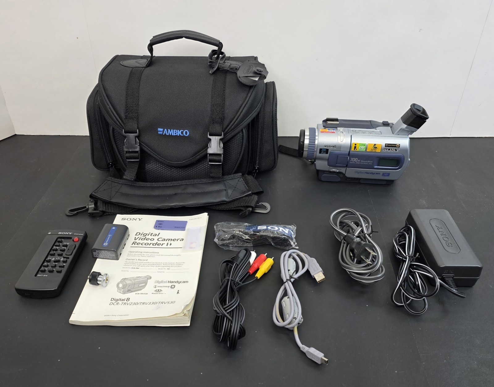 Sony Digital 8 Handycam DCR-TRV530 Cords Book Batteries Case Charger More WOW