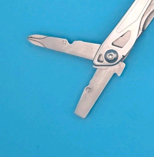 LEATHERMAN WINGMAN MULTI-TOOL! FAST SHIPPING!
