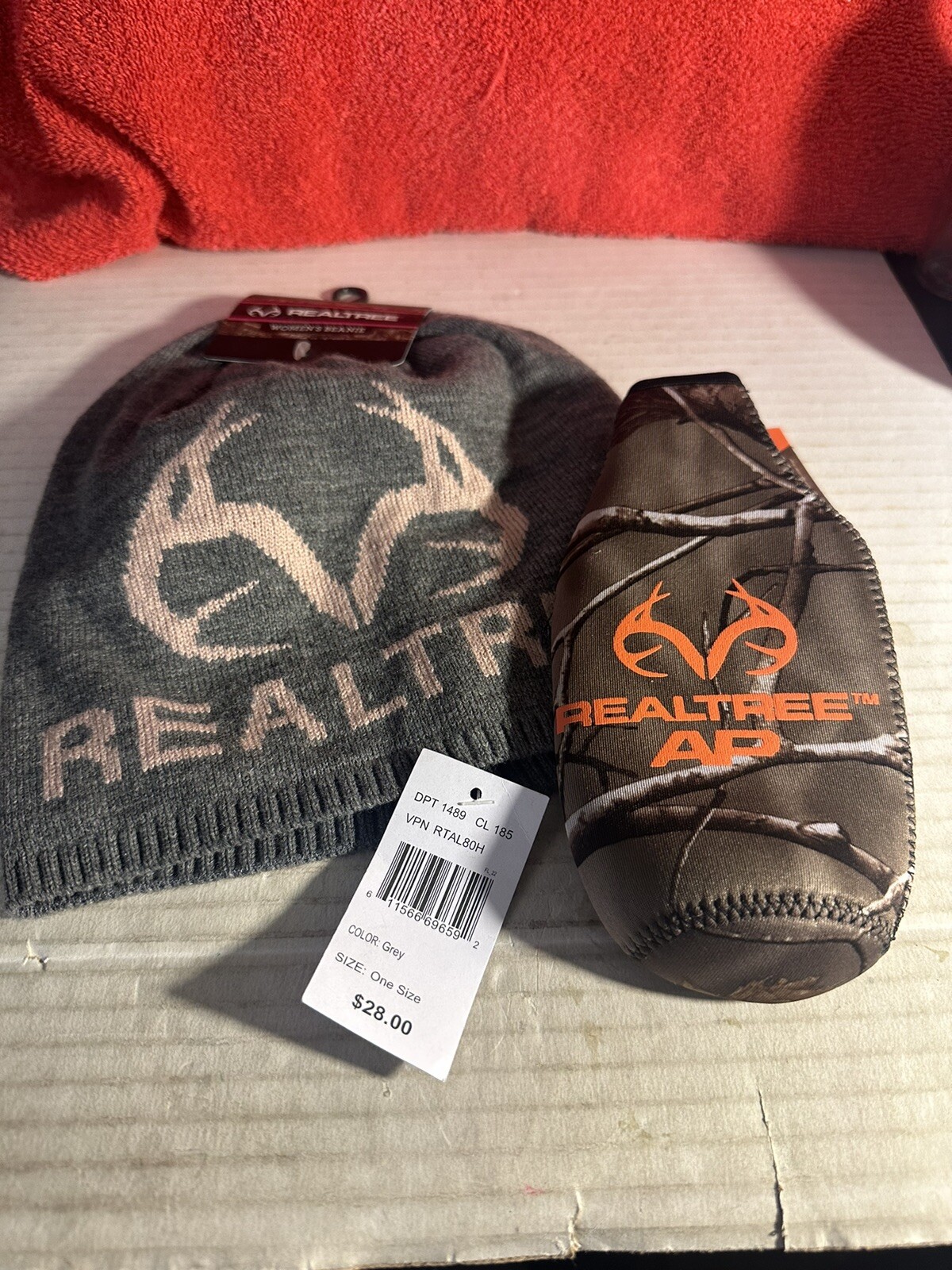 Realtree Gray Hunting Beanie Hat & Bottle Koozie. Dwk139
