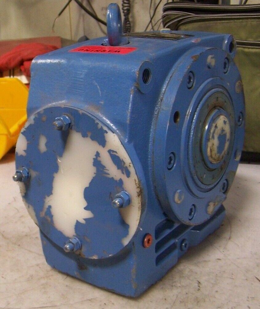 NEW SEW EURODRIVE 48.83:1 RATIO GEAR REDUCER 3320 TORQUE 1-1/2" OUTPUT SA62A