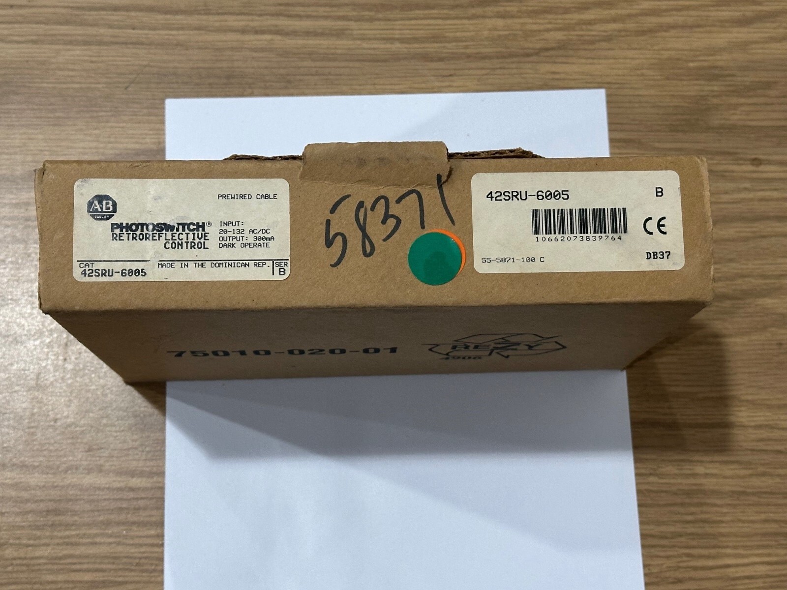 ALLEN BRADLEY 42SRU-6005 PHOTOSWITCH RETROREFLECTIVE CONTROL  *NEW IN BOX*