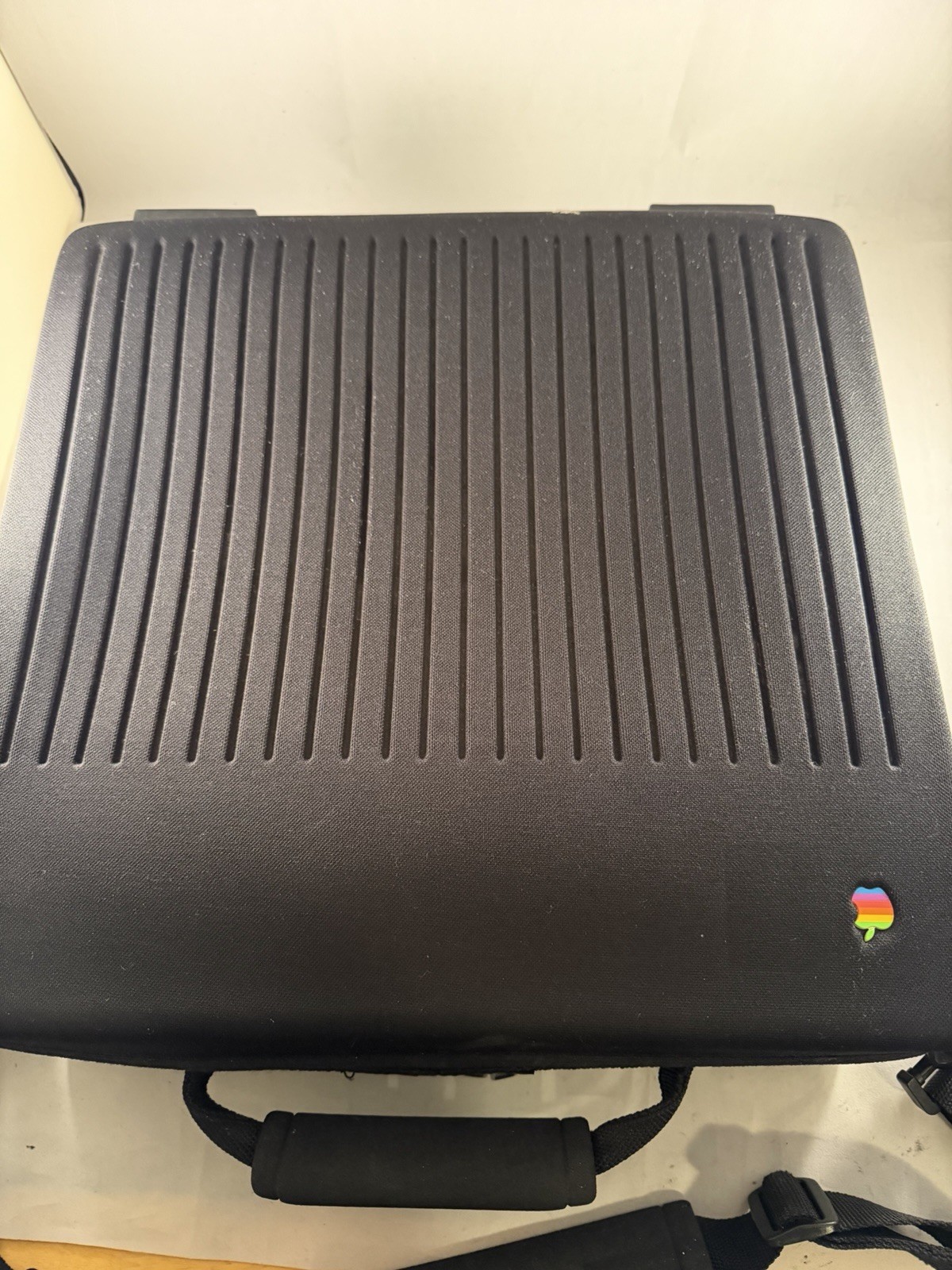 Apple Macintosh Portable M5126 Laptop w/ Power Cable Case For Parts/Repair READ
